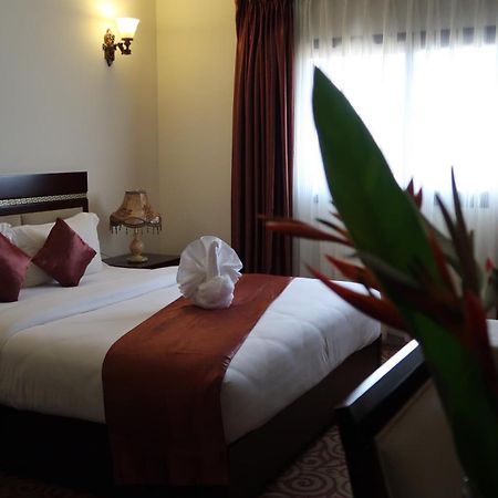 Boulevard Palace Hotel Monrovia Buitenkant foto