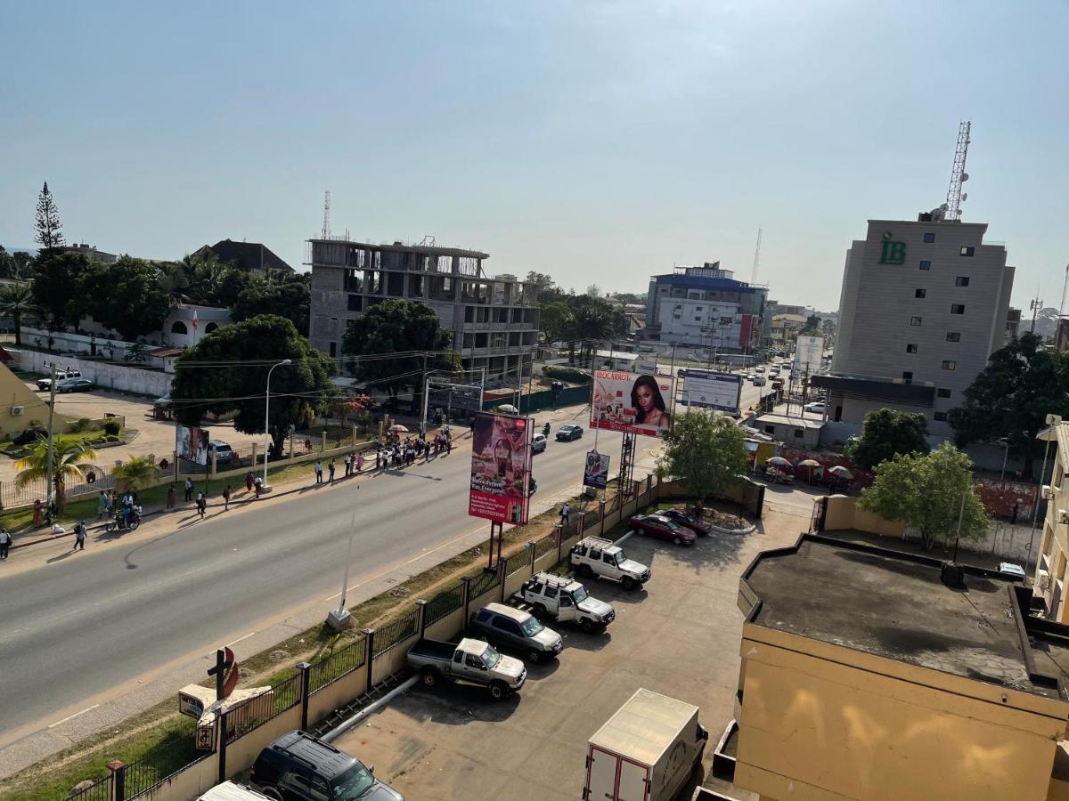 Boulevard Palace Hotel Monrovia Buitenkant foto