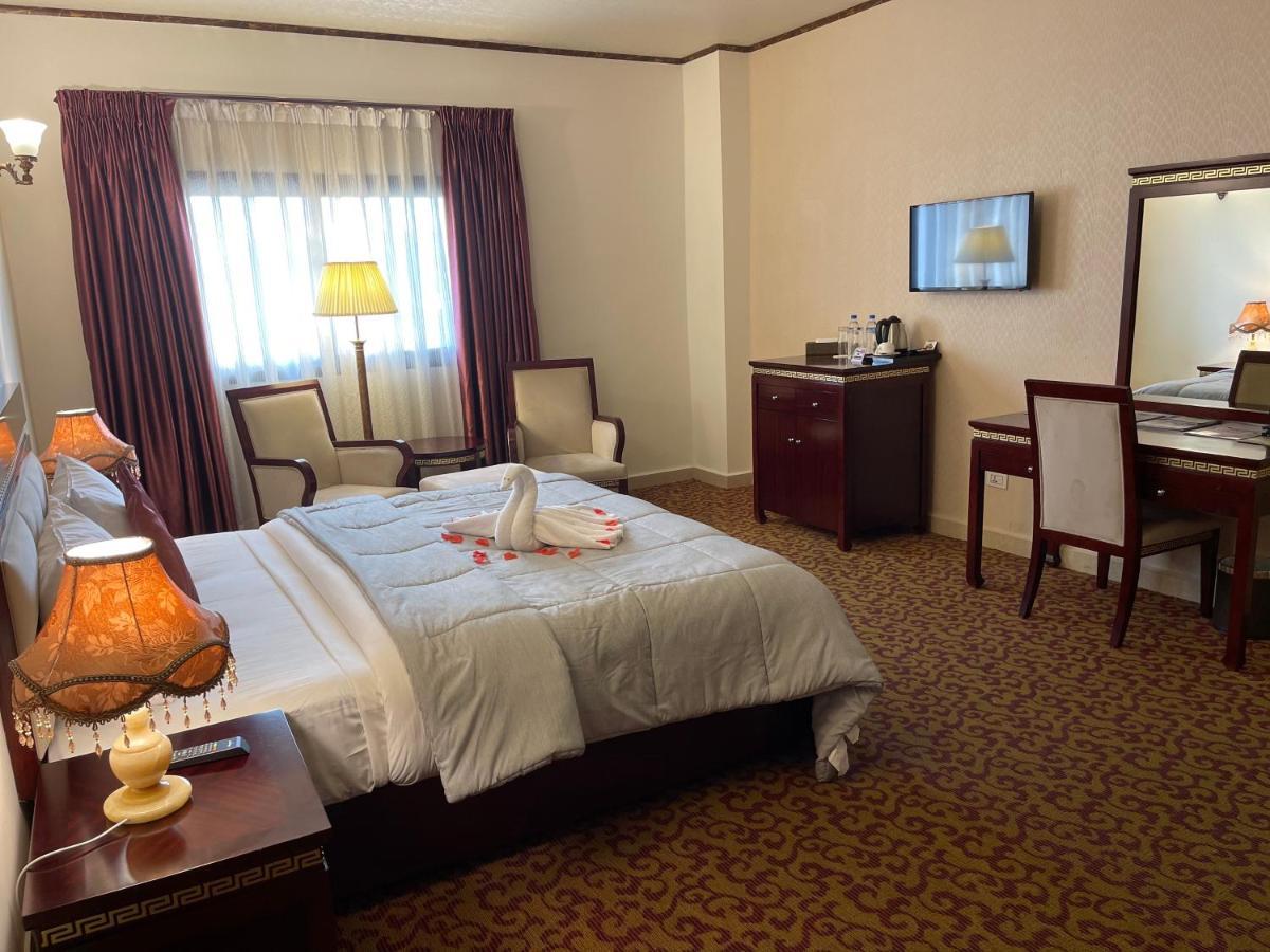 Boulevard Palace Hotel Monrovia Buitenkant foto