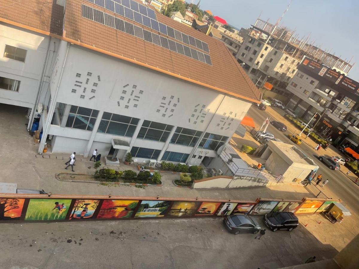 Boulevard Palace Hotel Monrovia Buitenkant foto