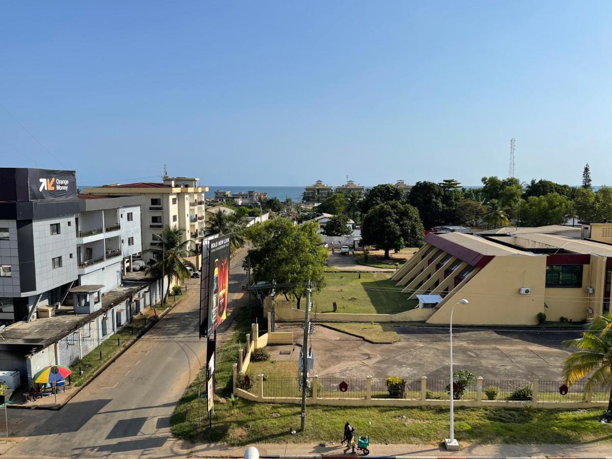 Boulevard Palace Hotel Monrovia Buitenkant foto