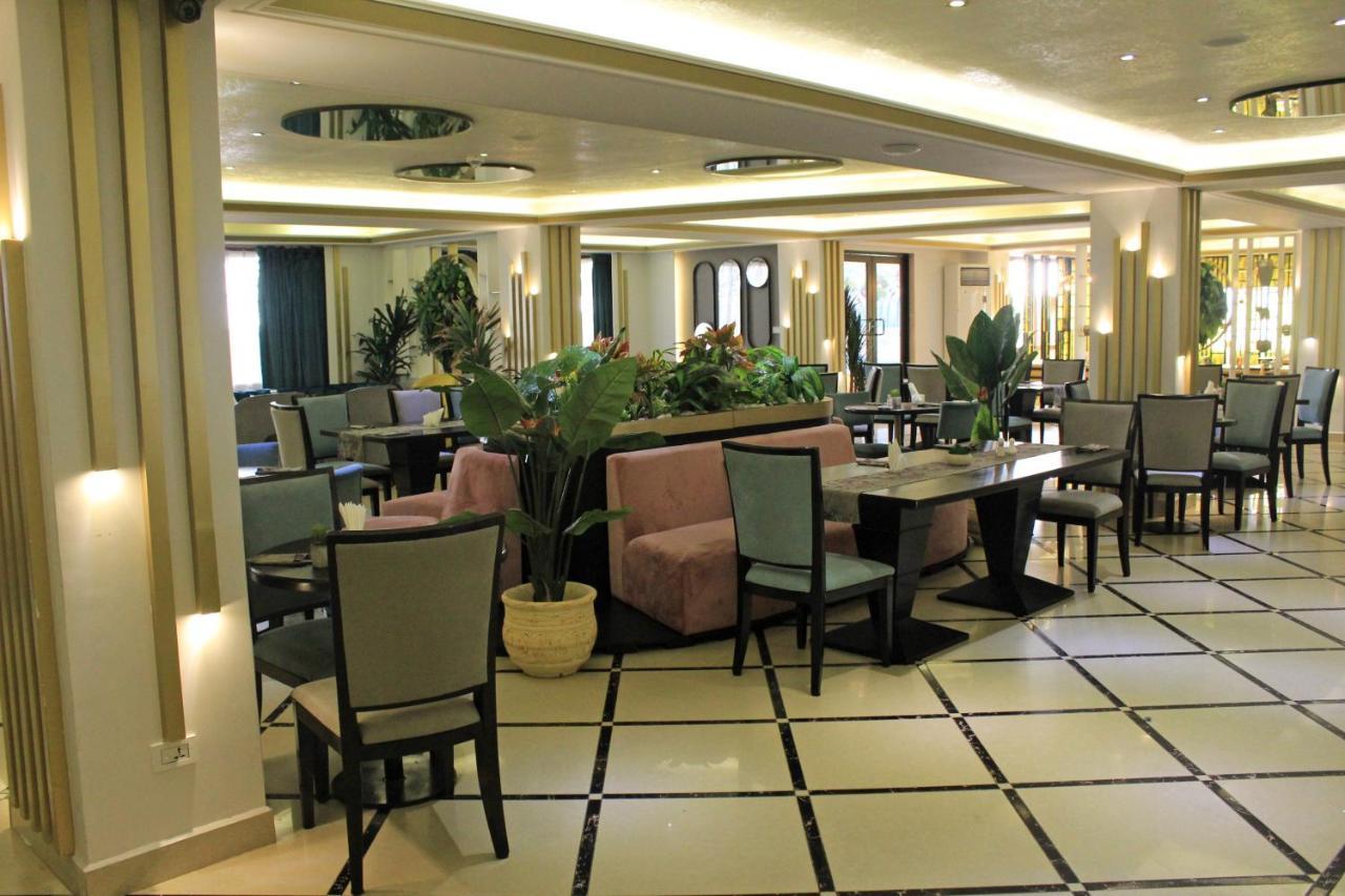 Boulevard Palace Hotel Monrovia Buitenkant foto