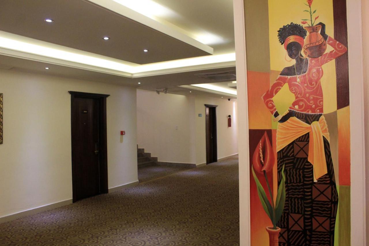 Boulevard Palace Hotel Monrovia Buitenkant foto