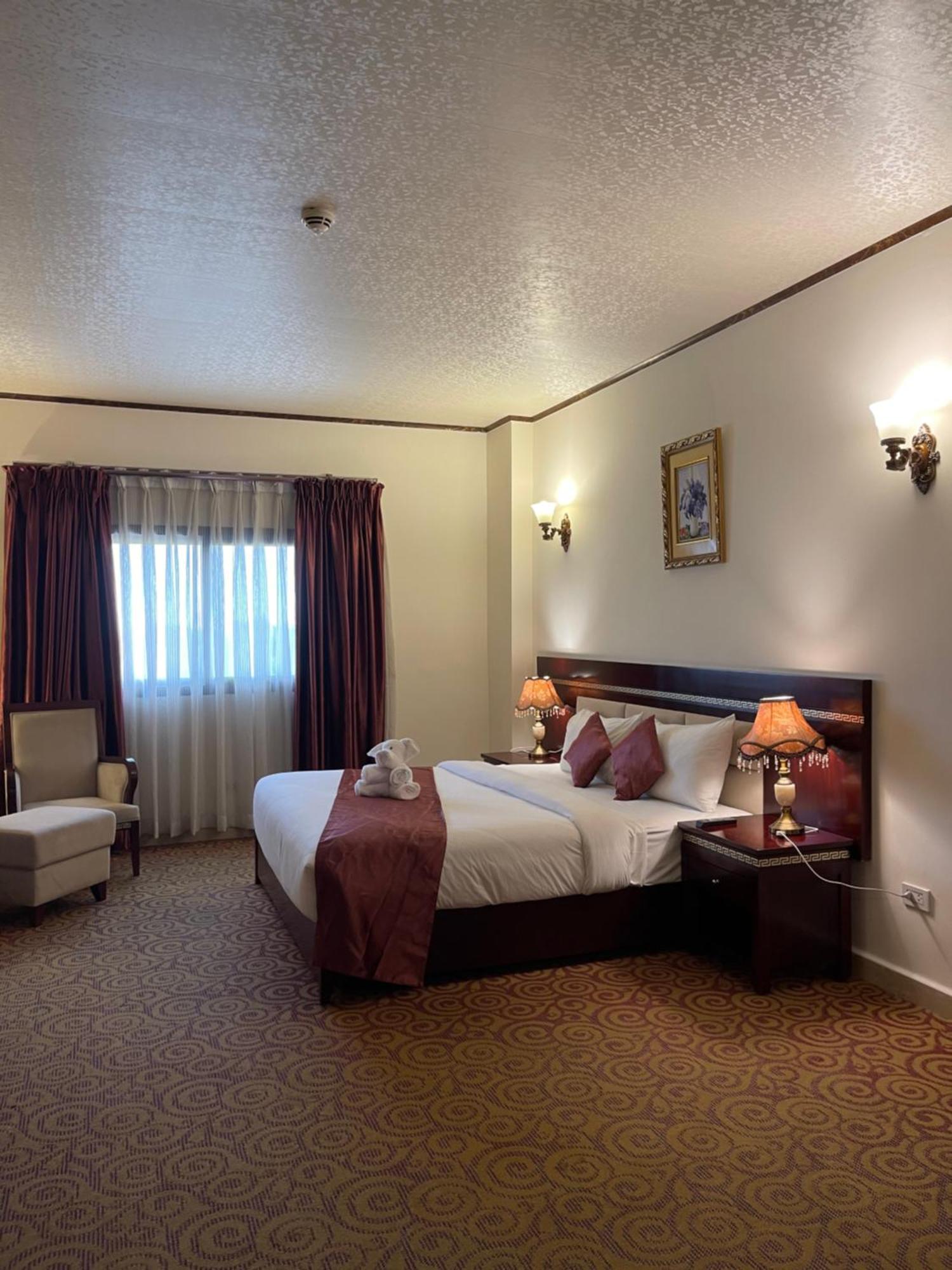 Boulevard Palace Hotel Monrovia Buitenkant foto