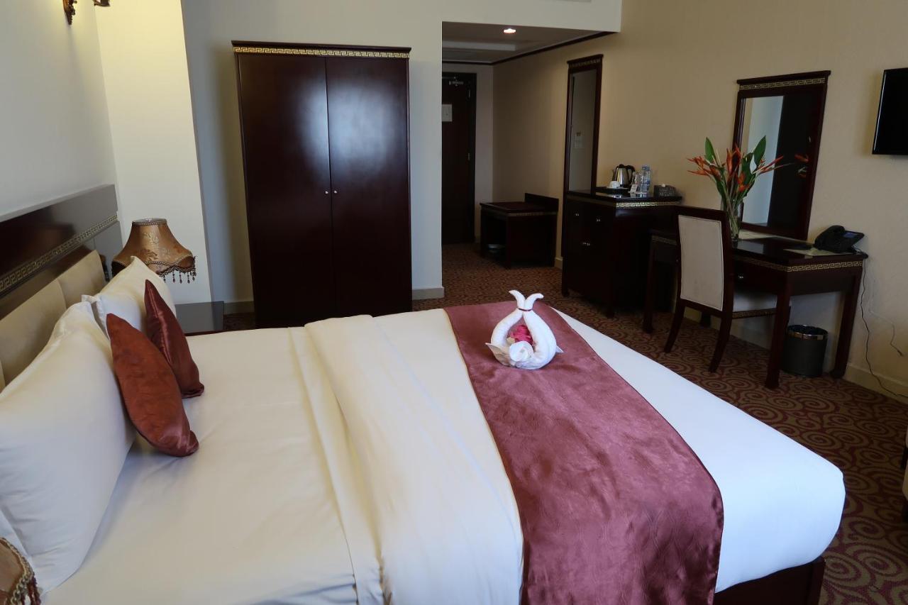 Boulevard Palace Hotel Monrovia Buitenkant foto