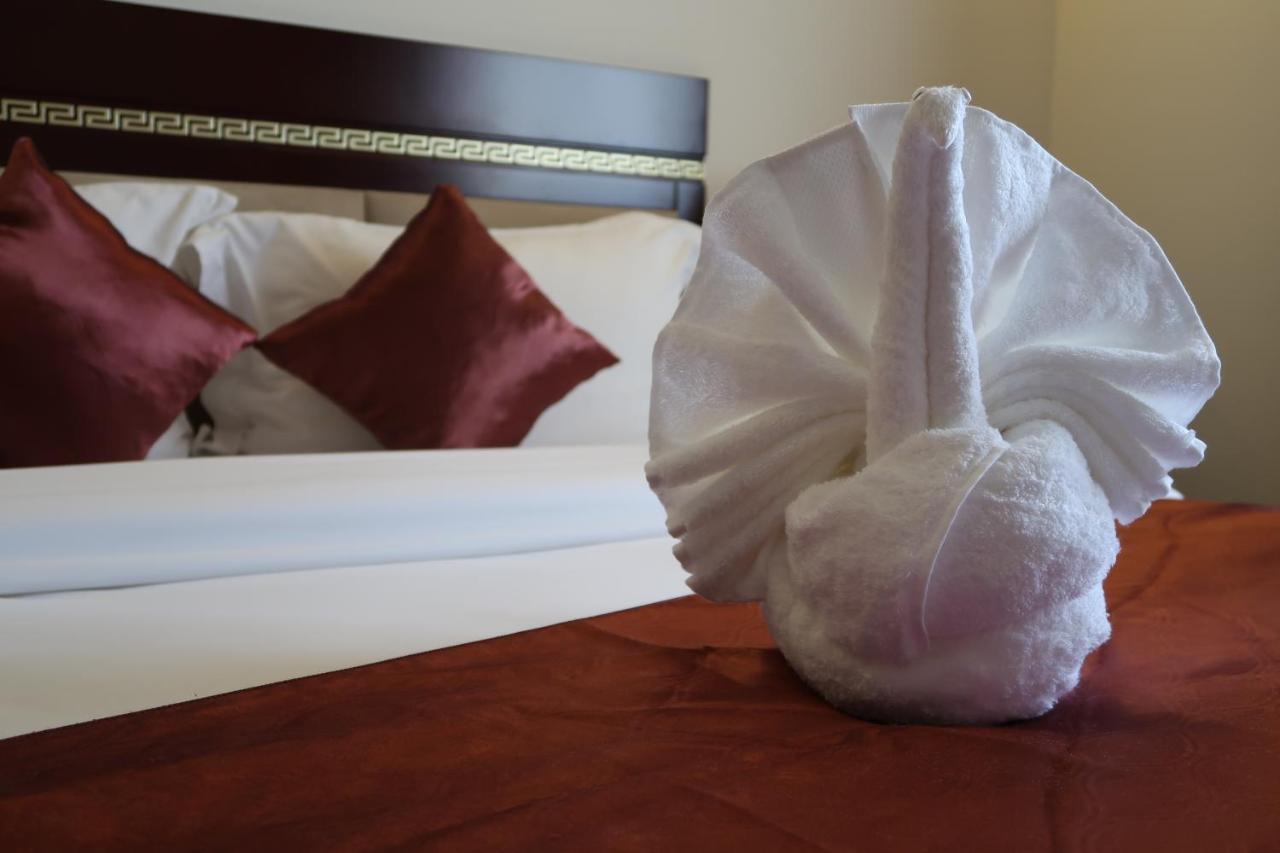 Boulevard Palace Hotel Monrovia Buitenkant foto