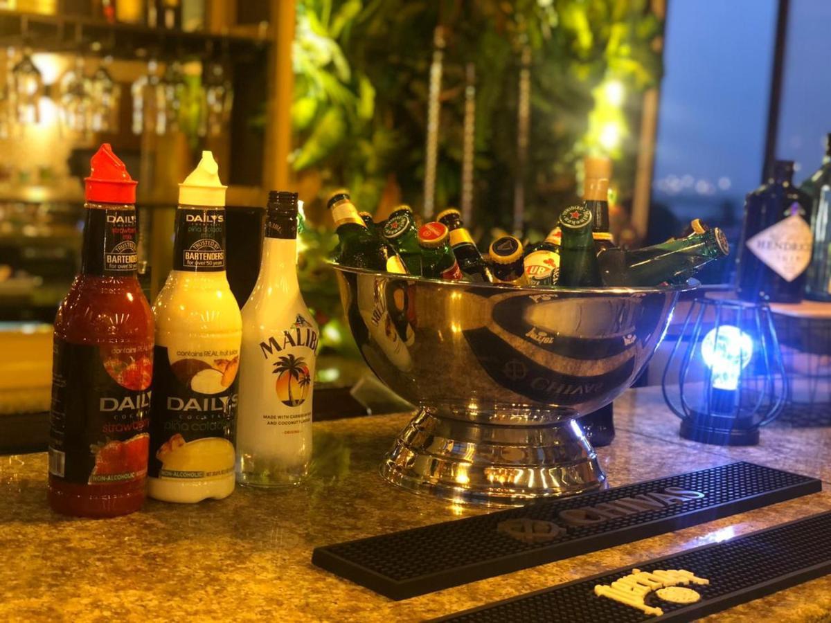 Boulevard Palace Hotel Monrovia Buitenkant foto