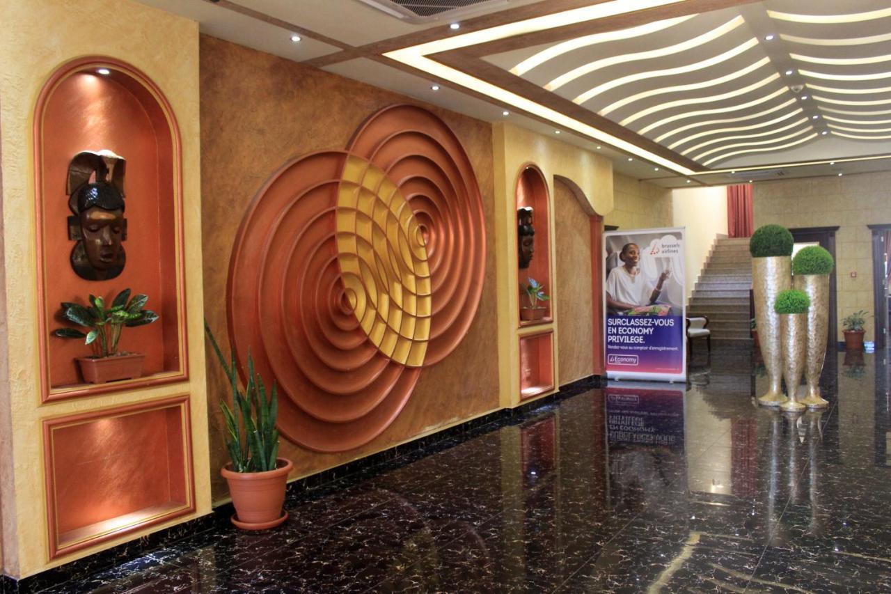 Boulevard Palace Hotel Monrovia Buitenkant foto